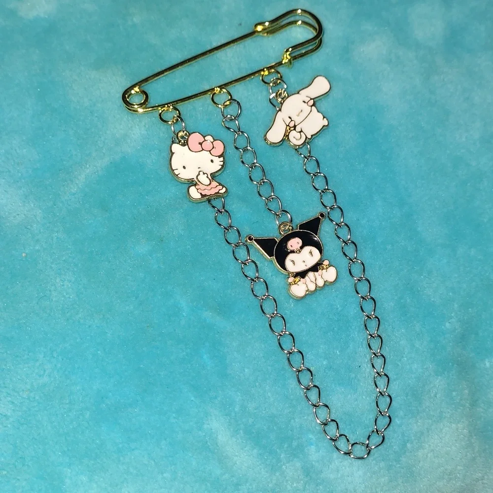 Hello Kitty Pin Brooch - Picture 2 of 6
